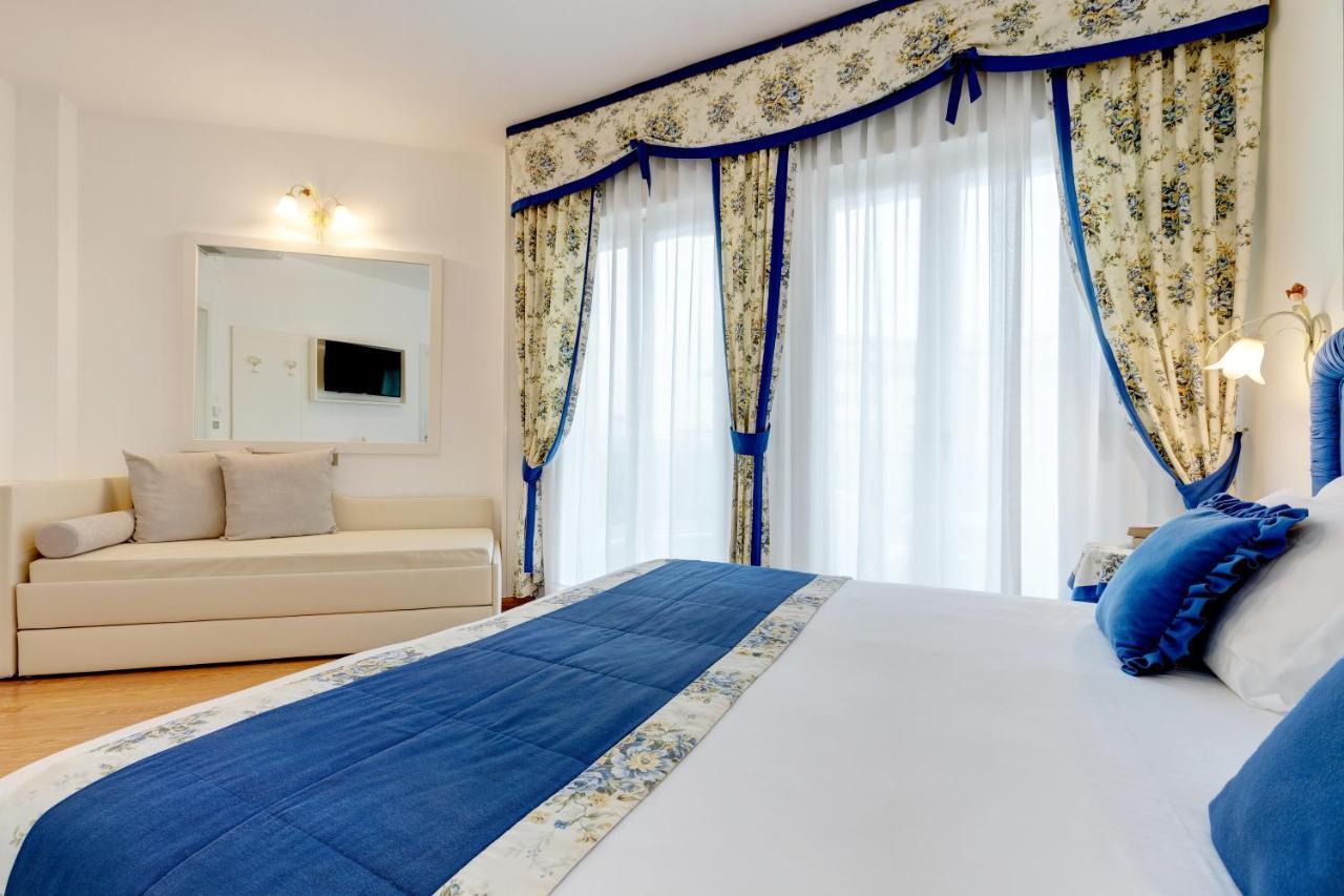 Cavalieri Palace & 4*
