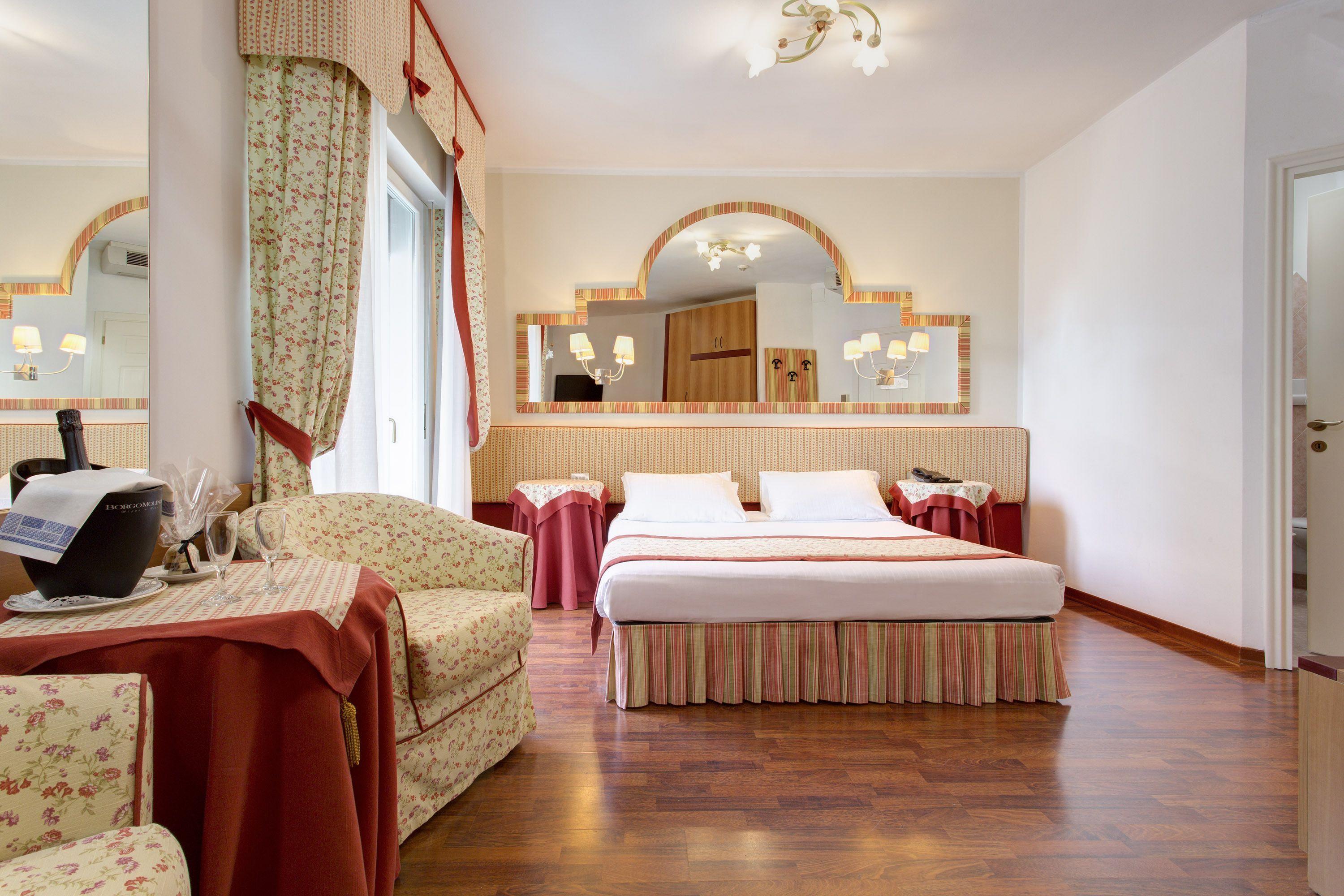 Hotel Cavalieri Palace & 4*