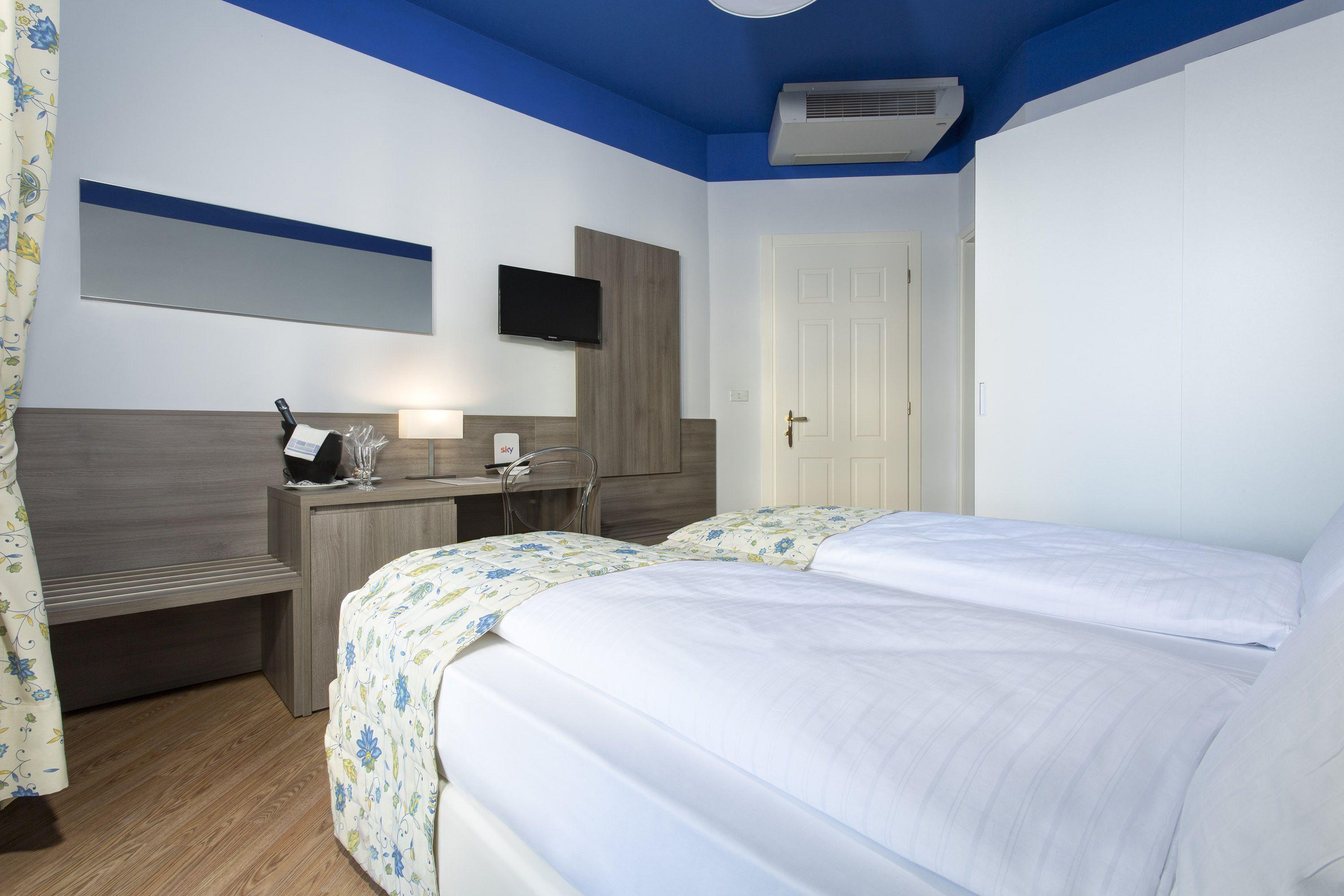 Cavalieri Palace & 4*